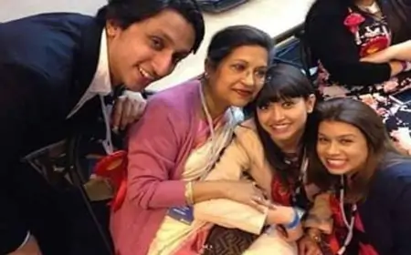 শেখ রেহেনাসহ ৩ সন্তানের বিরুদ্ধে পরোয়ানা জারি