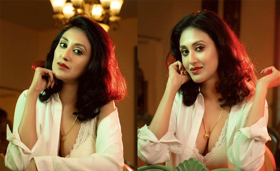 নেটিজেনদের নজর কেড়েছে কুসুম শিকদার