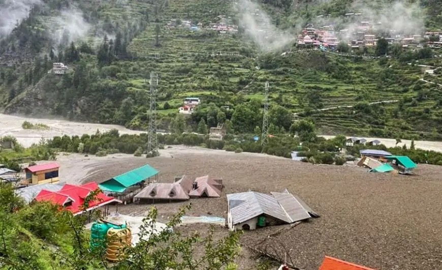 পানিতে ভেসে গেলেন ভারতের ১১ সেনা