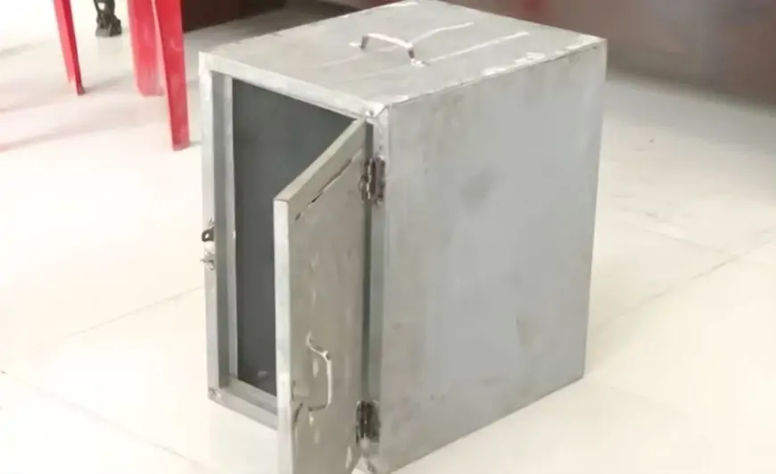 রাকসু নির্বাচনের জন্য প্রস্তুত হচ্ছে ইস্পাতের ব্যালট বাক্স