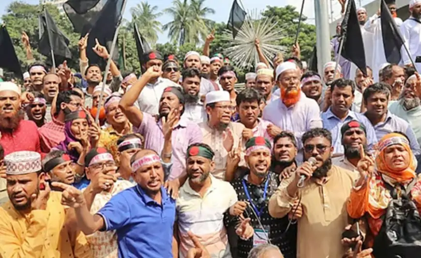 আজ থেকে আমরন অনশনে যাচ্ছেন শিক্ষকরা