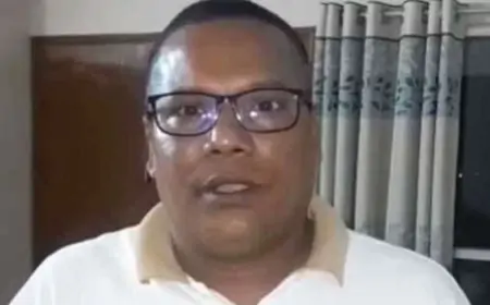 ‘শেখ হাসিনা আসবে বাংলাদেশ হাসবে’ বলা ঢাবির ডেপুটি রেজিস্ট্রার কারাগারে