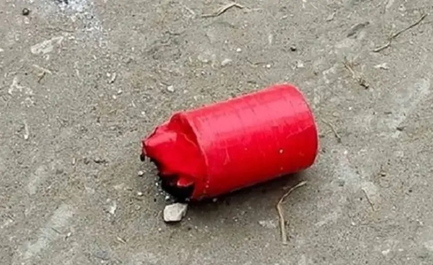 ফ্লাইওভার থেকে ছোড়া ককটেলে পথচারী আহত