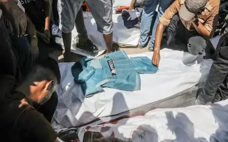 গাজায় ফের ইসরাইলি হামলা, সাংবাদিকসহ নিহত ৫ ফিলিস্তিনি