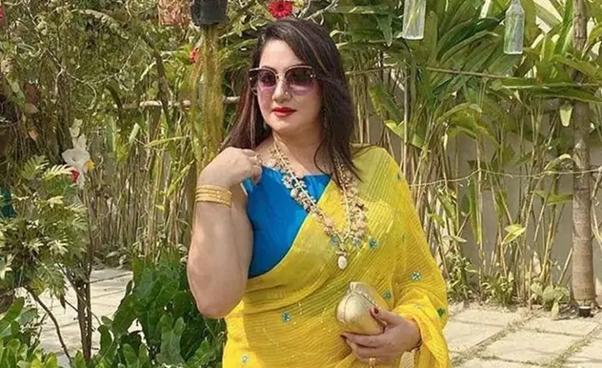 পরিবারসহ ওমরাহ পালন করছেন চিত্রনায়িকা শিল্পী