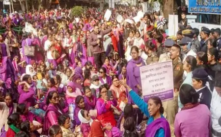 স্বাস্থ্যকর্মীদের আন্দোলনে উত্তাল পশ্চিমবঙ্গ
