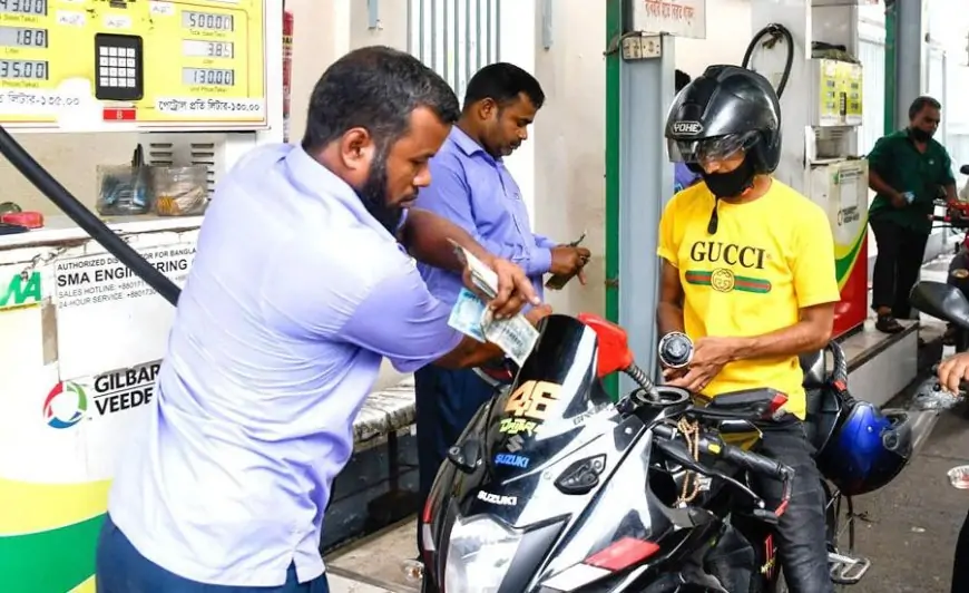 লিটারে ২ টাকা করে কমল ডিজেল অকটেন পেট্রল ও কেরোসিনের দাম