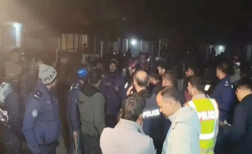গাইবান্ধায় আওয়ামী লীগ নেতাকে ধরতে গিয়ে হামলার শিকার ৩ পুলিশ সদস্য 