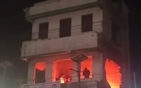 আ.লীগের কার্যালয় উদ্বোধনের পর এনসিপির আগুন