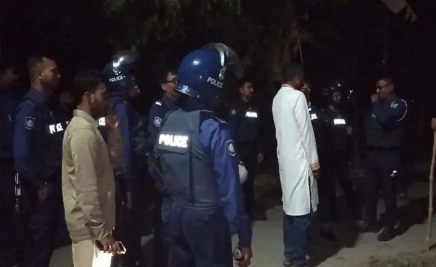 মাদারীপুরে কথা-কাটাকাটির জেরে সংঘর্ষ, অর্ধশত ককটেল বিস্ফোরণ