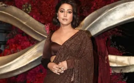 ইফতার পার্টিতে চরম বিড়ম্বনায় হিনা খান
