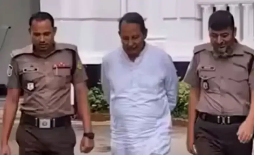 শাস্তির মুখে ইনুকে ‘টেনশন কইরেন না’ বলা সেই ২ পুলিশ সদস্য
