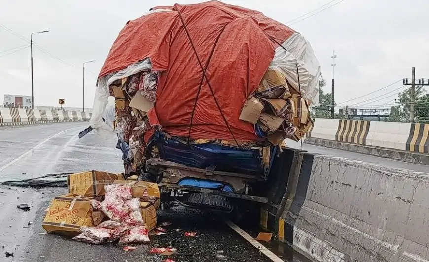 টাঙ্গাইলে মহাসড়কে সড়ক দুর্ঘটনায় নিহত ২