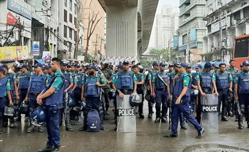 হঠাৎ রাজধানীজুড়ে পুলিশের কড়া সতর্কতা
