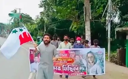 চট্টগ্রামে মুখোশ পরে ছাত্রলীগের ঝটিকা মিছিল