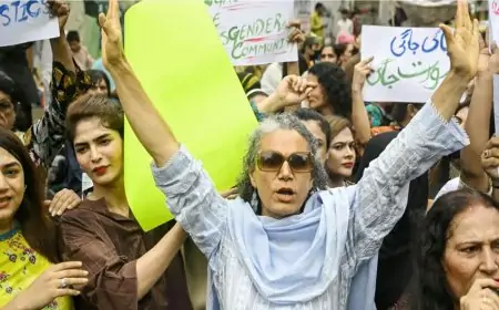 পাকিস্তানে শত শত হিজড়ার বিক্ষোভ