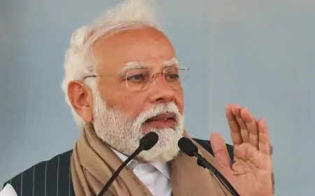 গালাগালির অভিযোগ তুলে গভীর রাতে হঠাৎ ভিডিও বার্তা মোদির