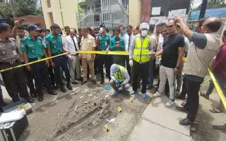বরিশাল আদালত চত্বরে ককটেল সদৃশ বস্তুর বিস্ফোরণ